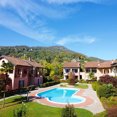 Sunflower Relax Pool And Terrace - Happy