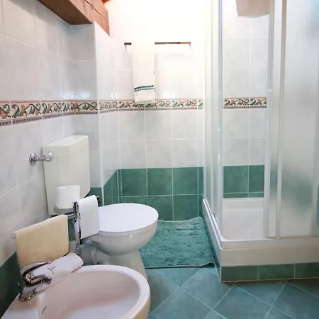 Sunflower - Maggiore Duplex W/ Terrace And Shared Pool