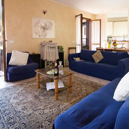 Sunflower - Maggiore Duplex W/ Terrace And Shared Pool Daire *